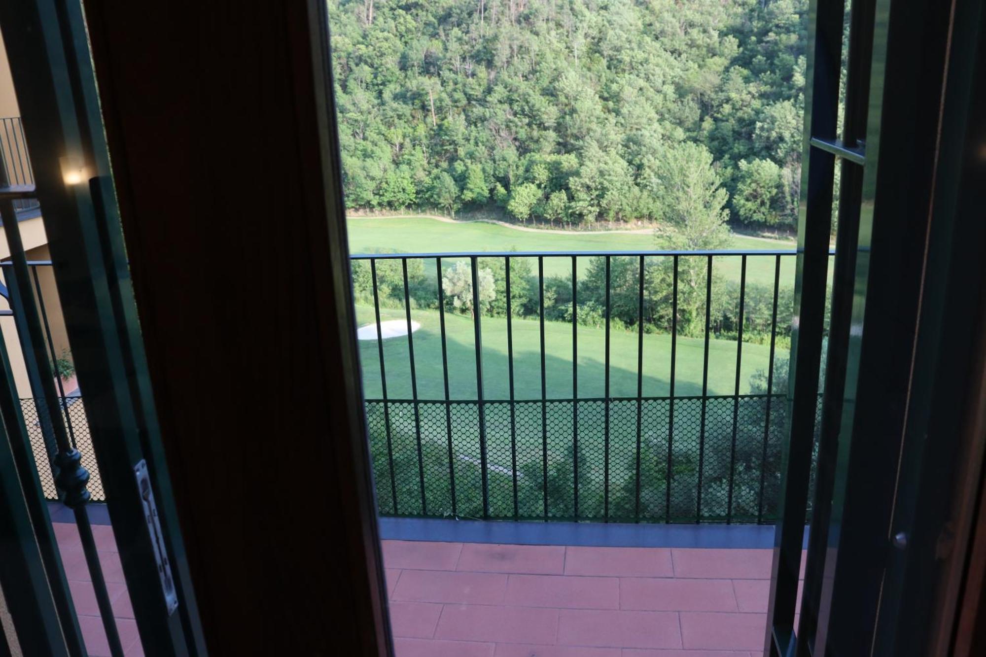Appartement Dans Un Terrain De Golf, 5 Min De La Mer En Voiture, Parking Gratuit Коголето Экстерьер фото
